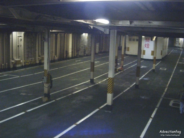 車両甲板