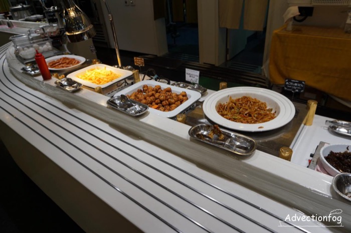 レストラン朝食