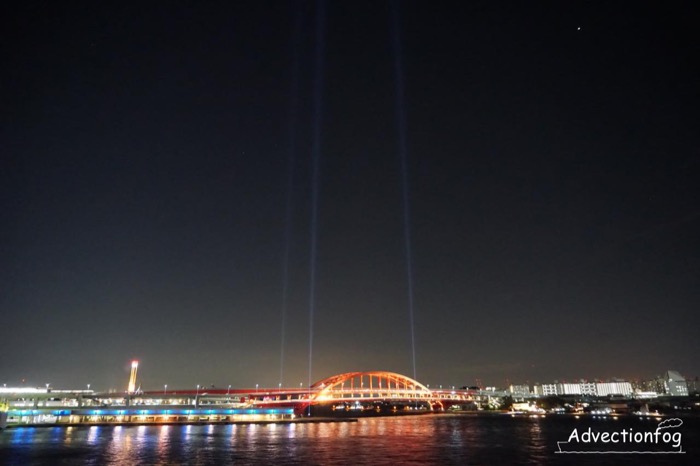 神戸大橋の光の柱